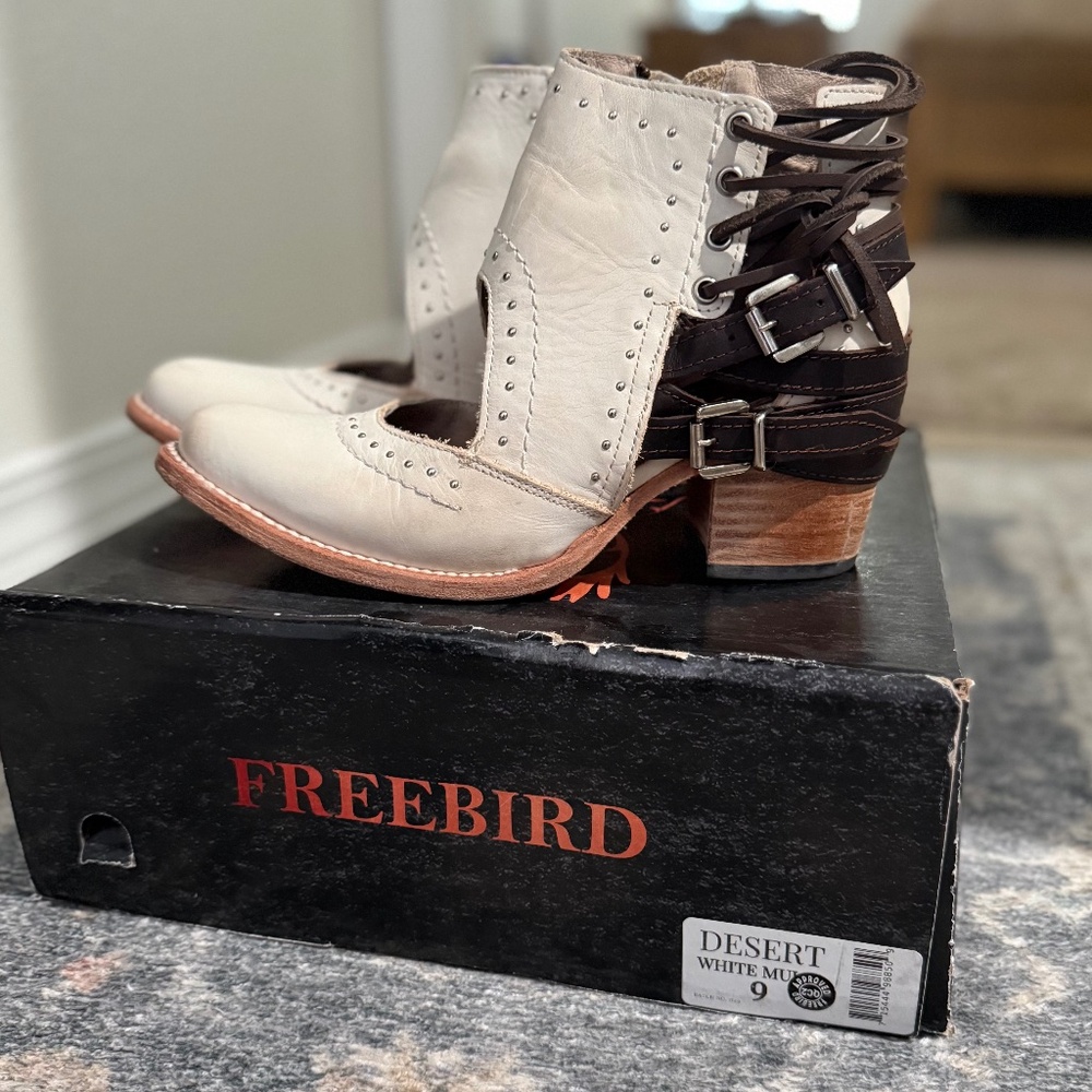 Freebird Desert White Snake